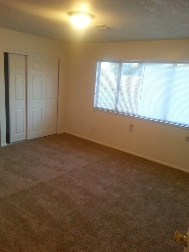 3692 E Colton Ave - Photo 4 of 7