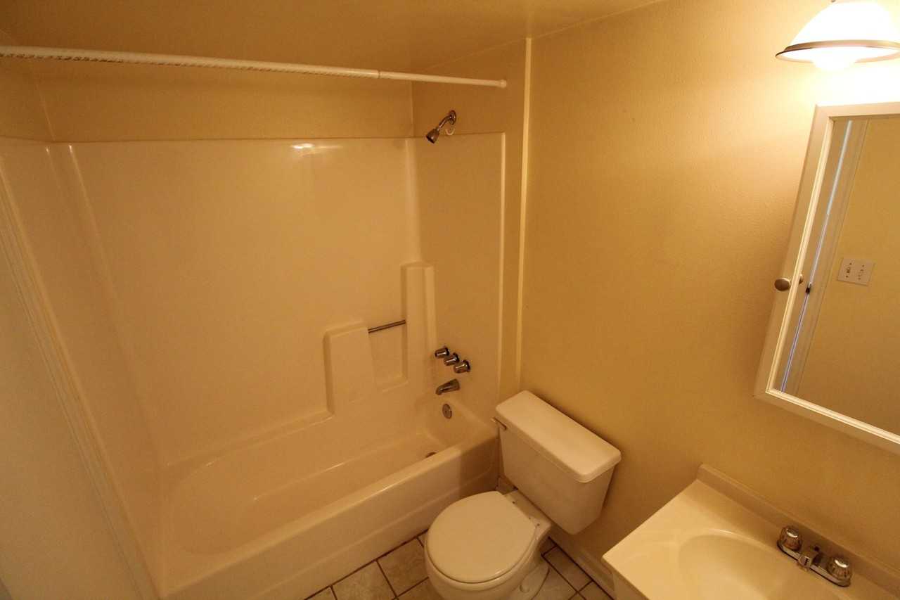 1619 W Kiernan Ave - Photo 7 of 17
