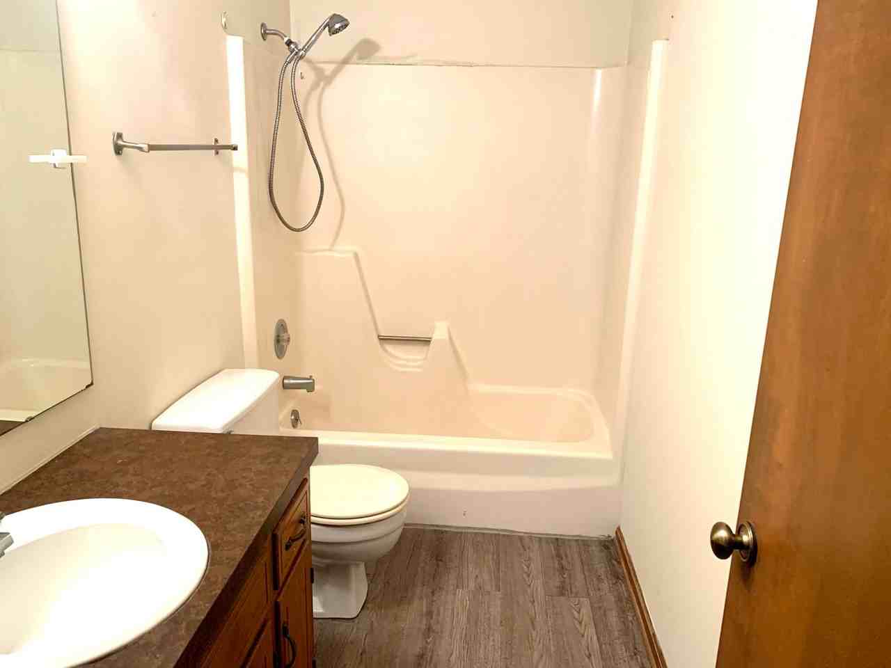 126 Neely Ct - Photo 2 of 10