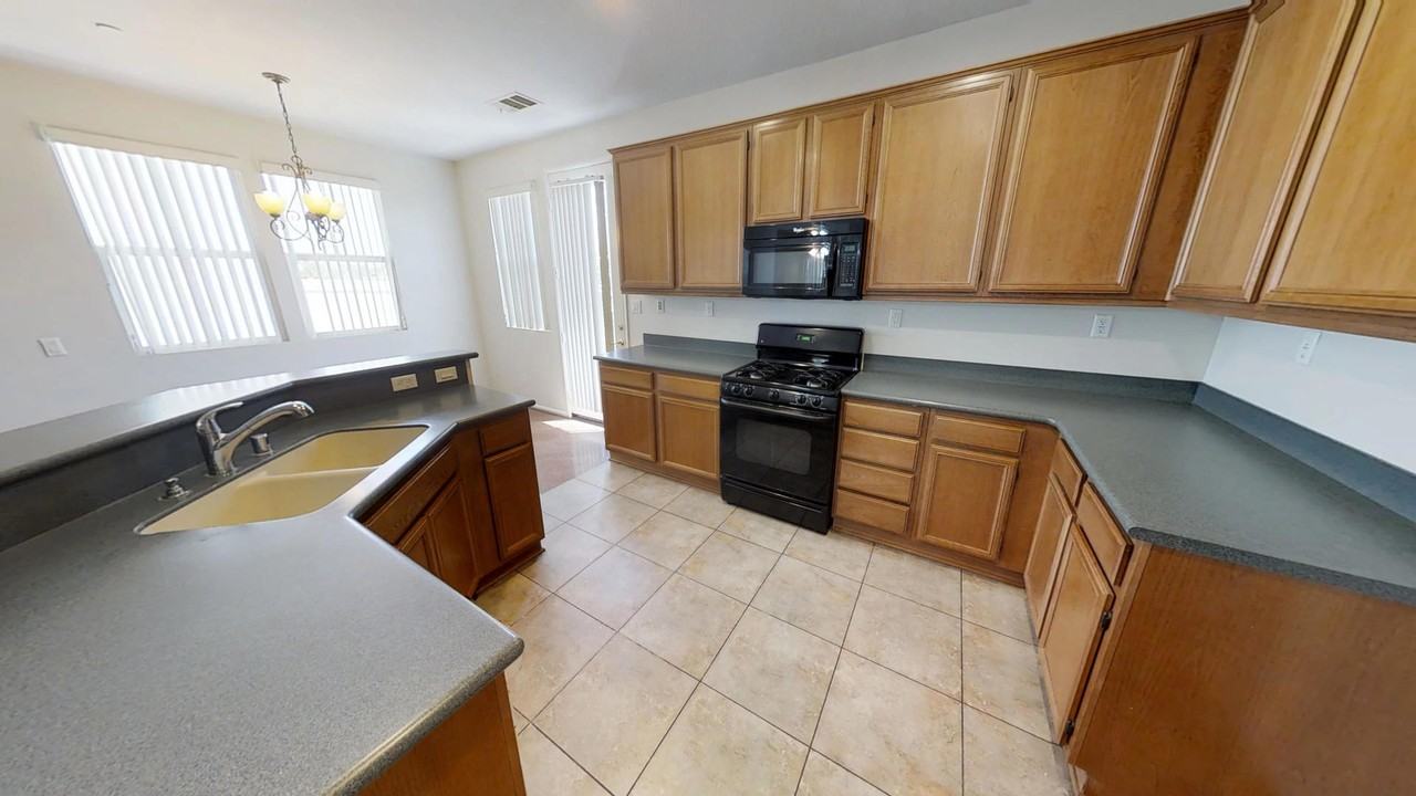 10975 Ragsdale Rd - Photo 6 of 22