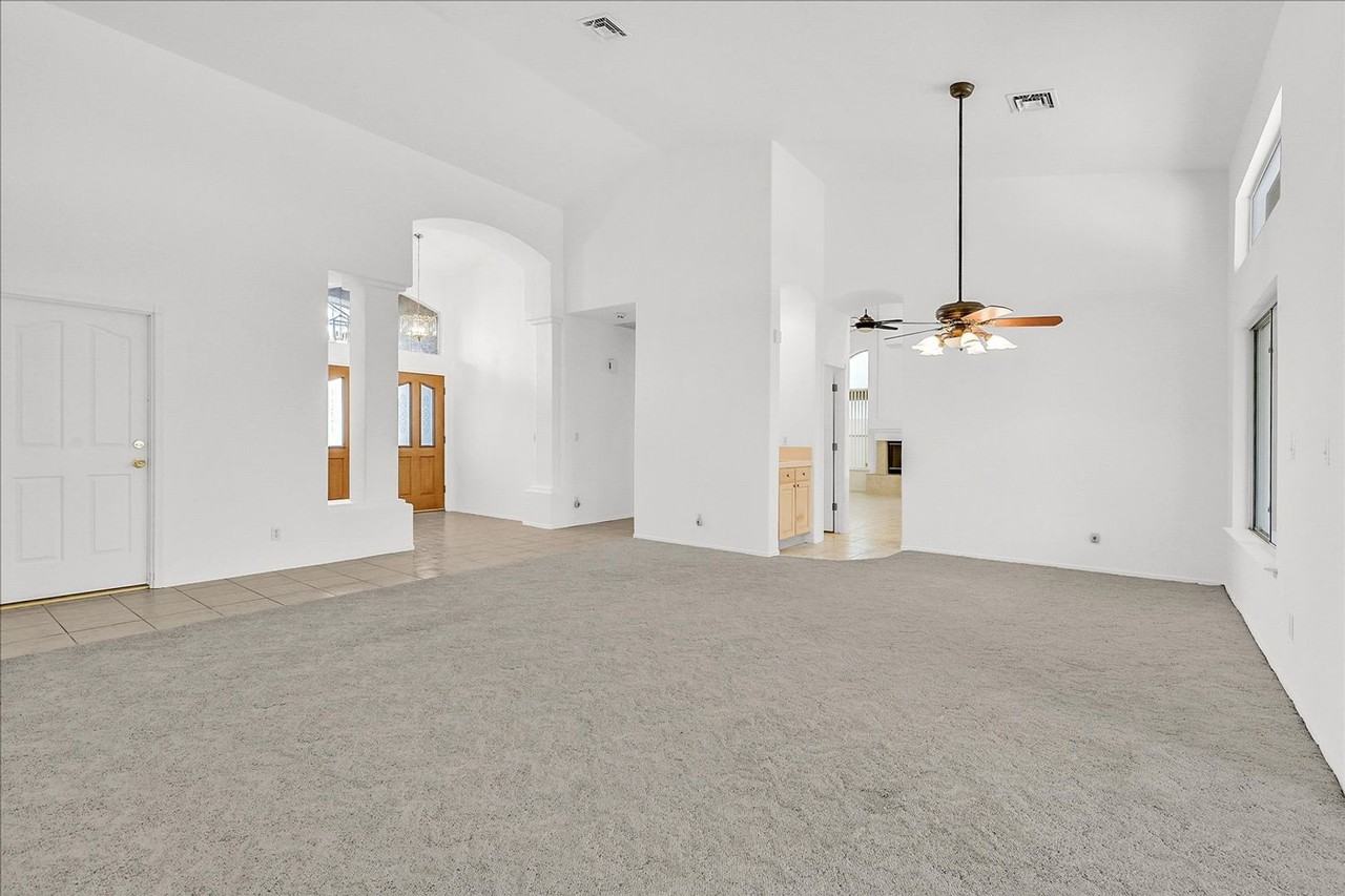 1444 Castle Crest Dr - Photo 5 of 26