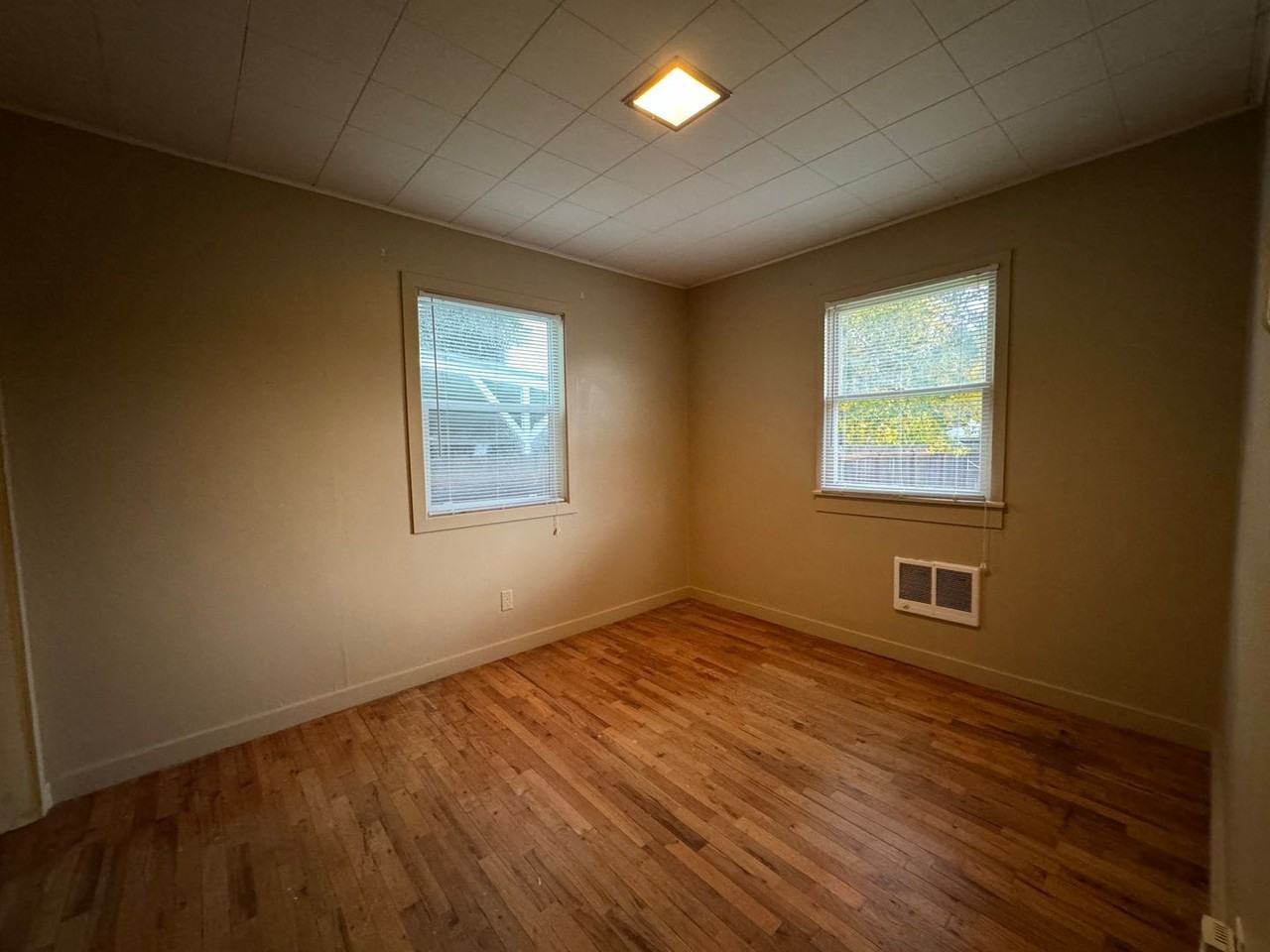 232 W Bradford Ave - Photo 7 of 19