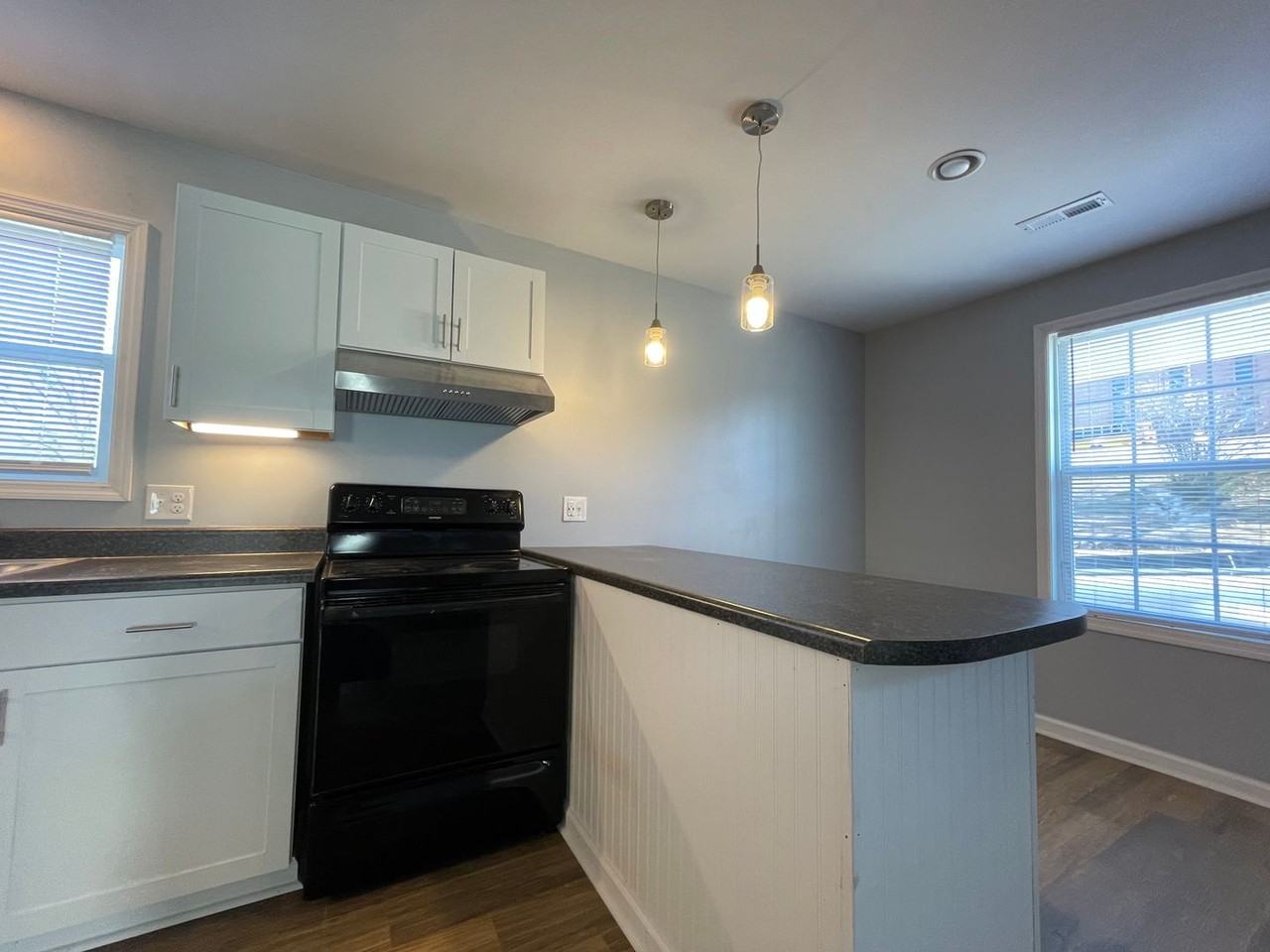 4416 Saks Rd - Photo 3 of 45