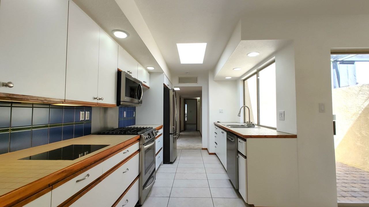 7916 Woodwind Dr Ne - Photo 4 of 15