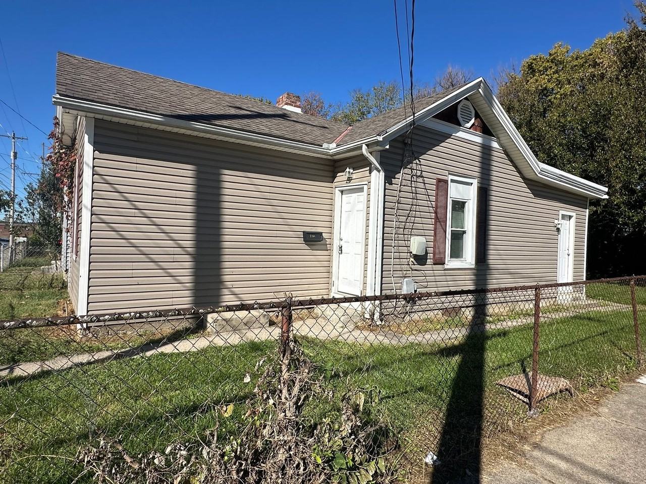 1164 Hamilton Ave - Photo 2 of 14