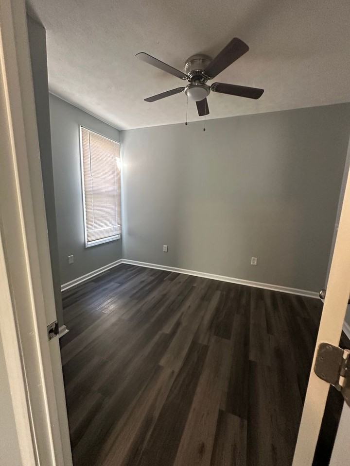1164 Hamilton Ave - Photo 6 of 14