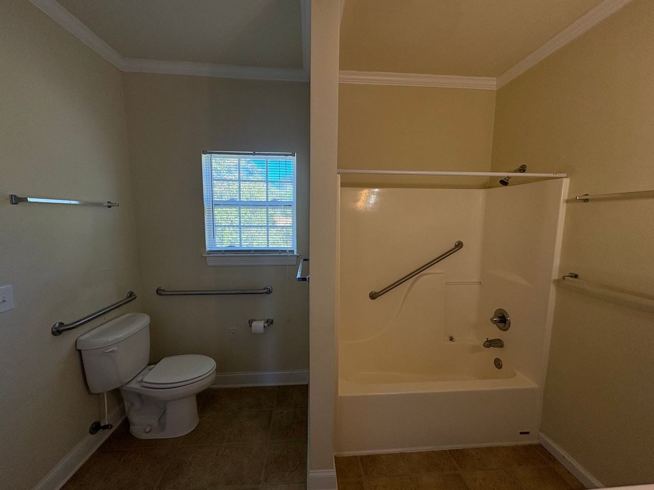 145 Yvon St - Photo 7 of 11