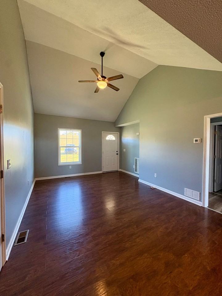 163 J Hunt Rd - Photo 3 of 11