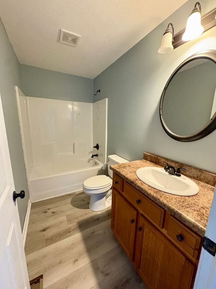 163 J Hunt Rd - Photo 5 of 11