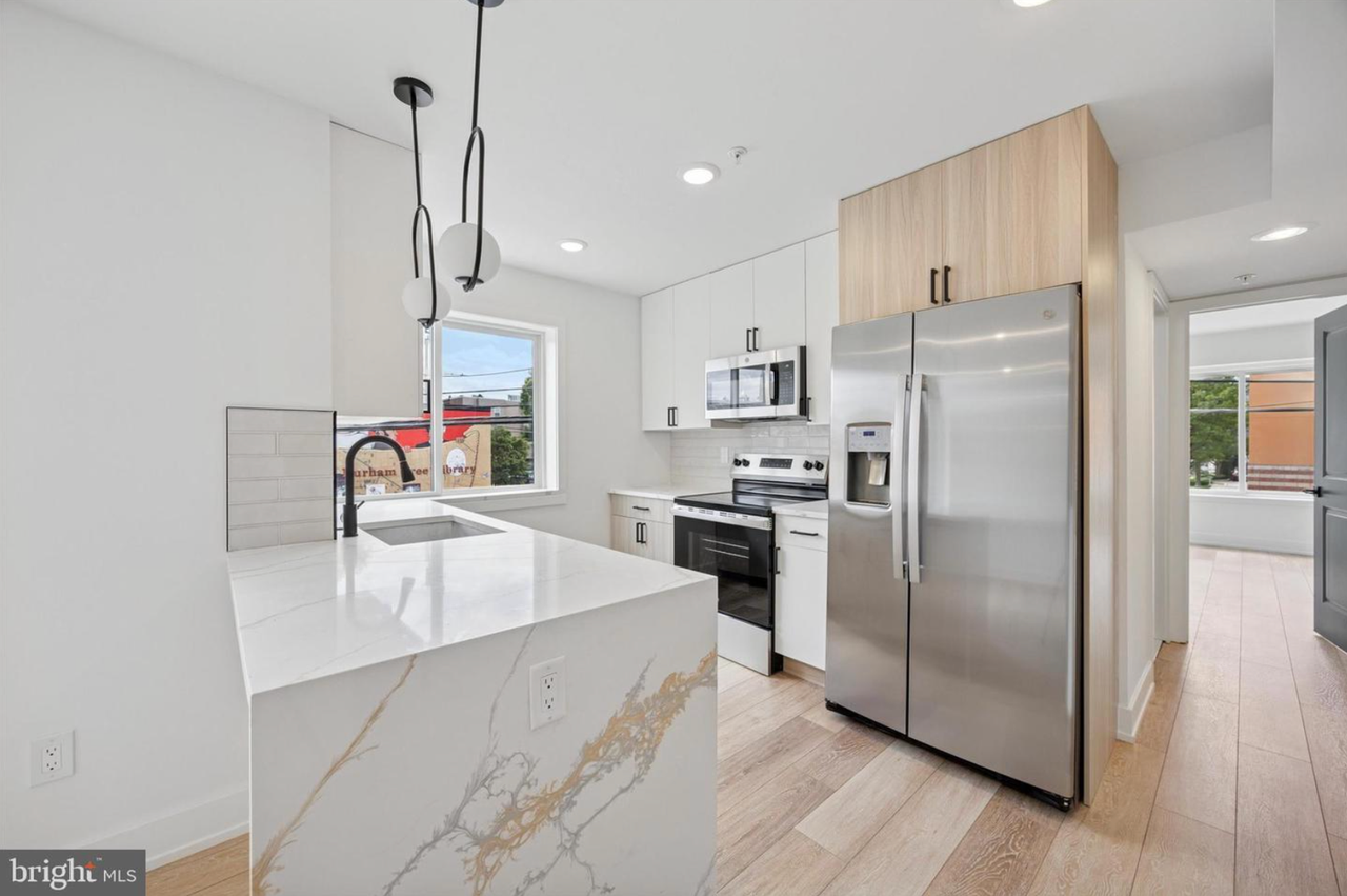 601 N 34th St - Photo 2 of 11