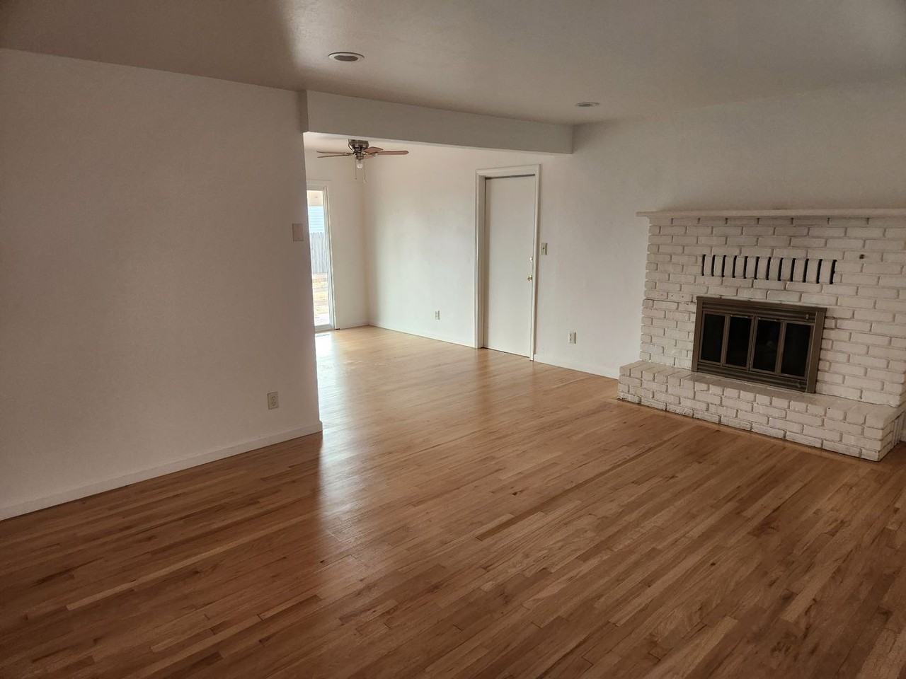 1866 Norwood Dr - Photo 2 of 8