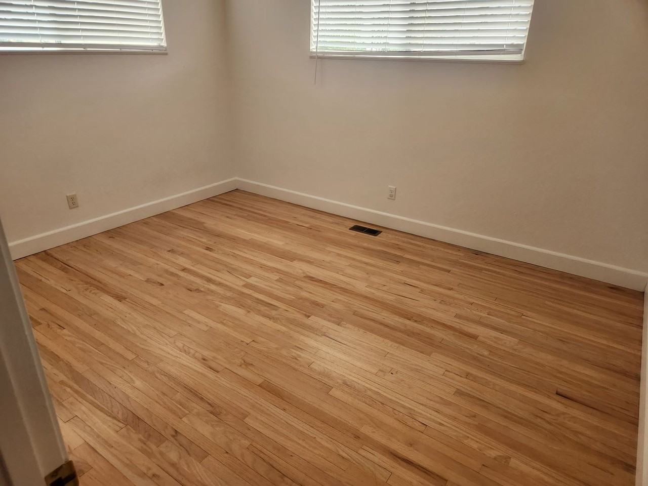 1866 Norwood Dr - Photo 6 of 8