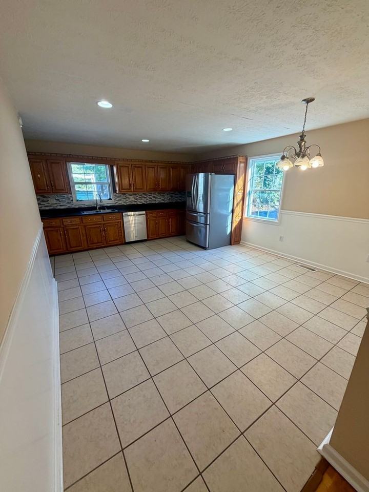 723 Cleveland Ave - Photo 4 of 20
