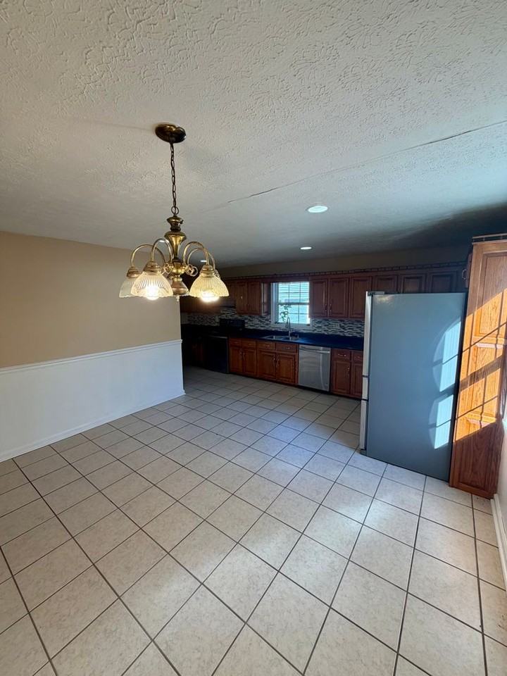 723 Cleveland Ave - Photo 5 of 20