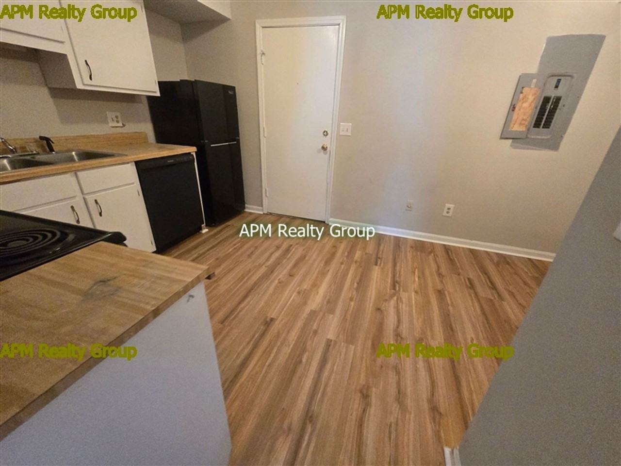 1556 F Ave - Photo 3 of 9