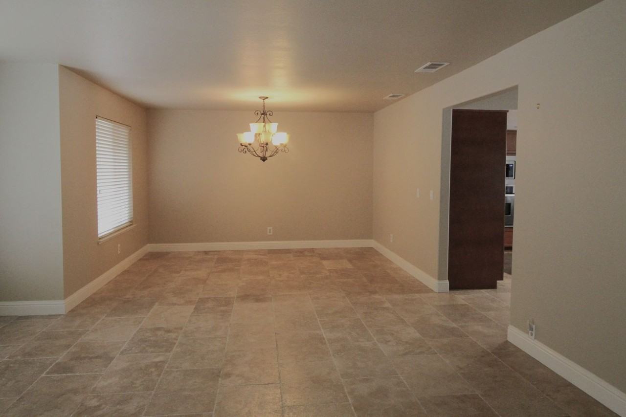1431 W Bullard Ave - Photo 3 of 24