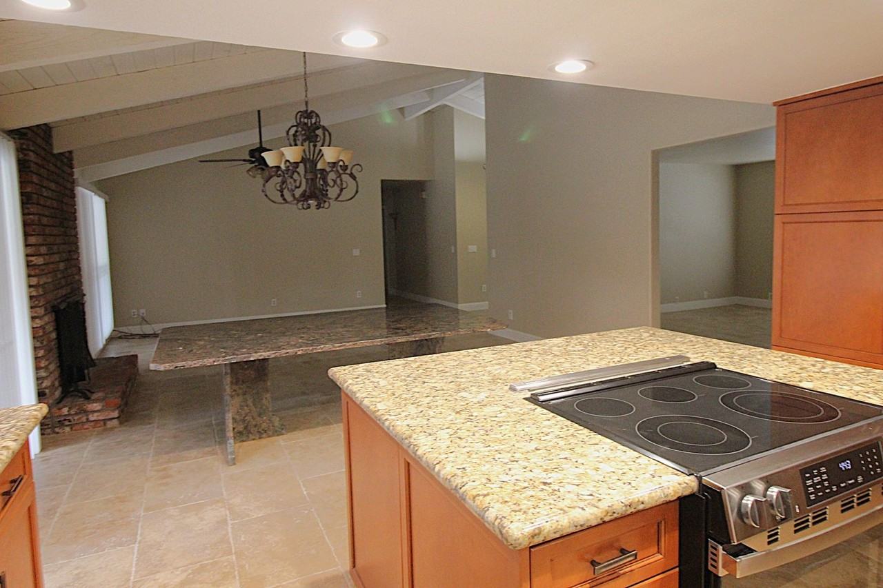 1431 W Bullard Ave - Photo 7 of 24