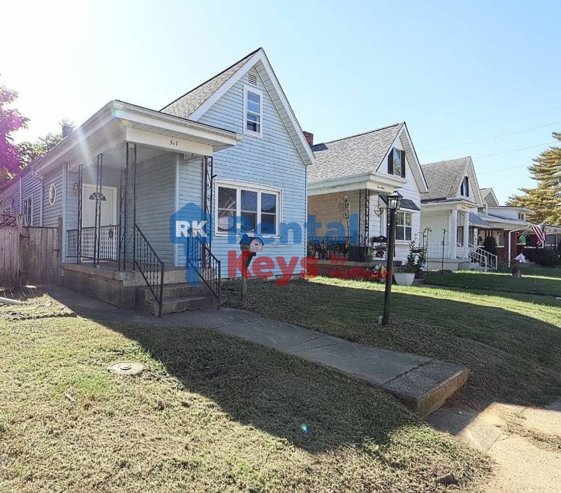 317 E Iowa St - Photo 2 of 23
