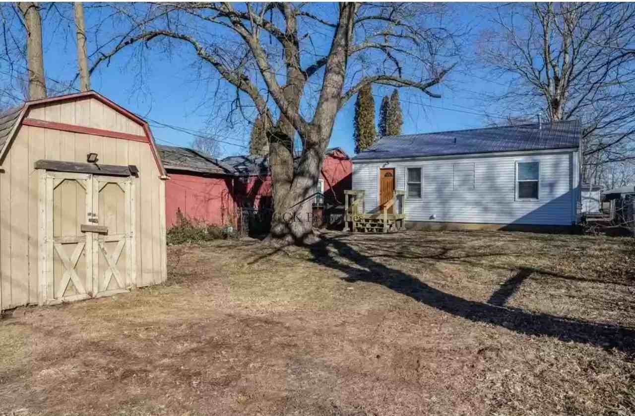 605 Sherman Dr - Photo 2 of 10