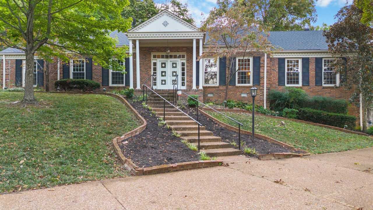 1812 Cromwell Dr - Photo 2 of 43