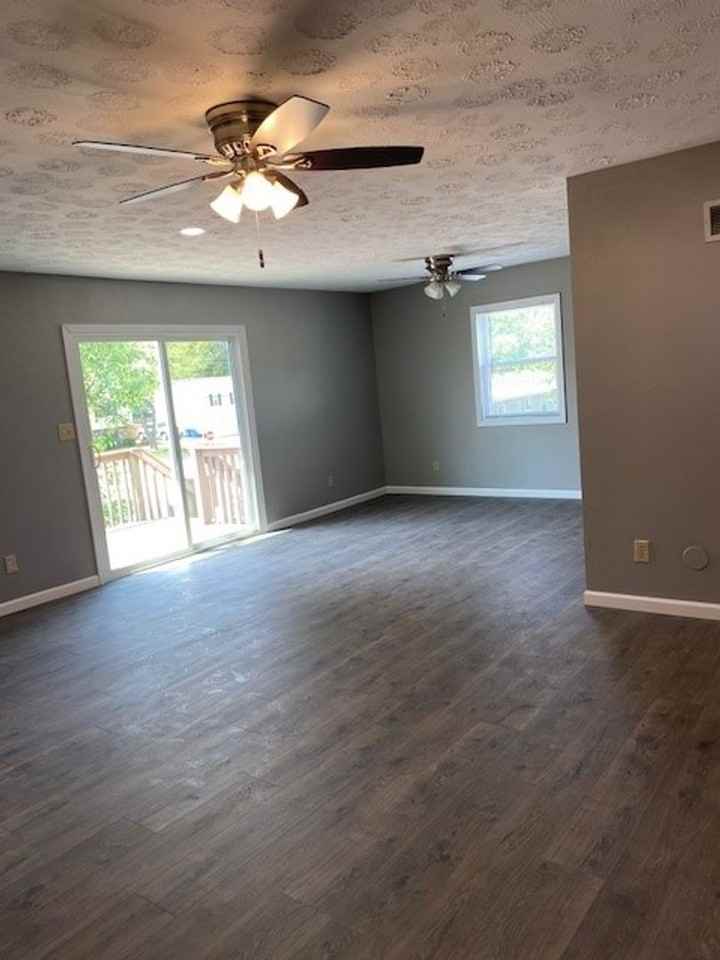 452 Meadow Dr #B - Photo 2 of 16