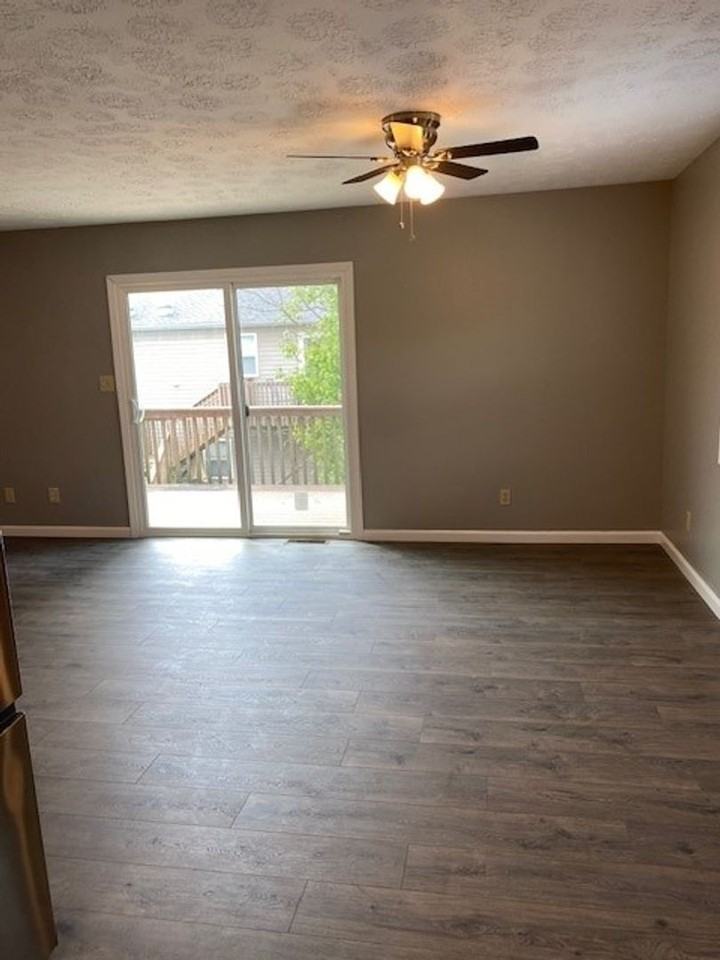 452 Meadow Dr #B - Photo 4 of 16