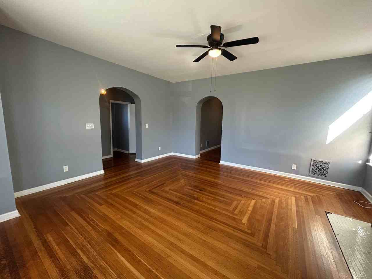 746 Greenwood - Photo 3 of 28