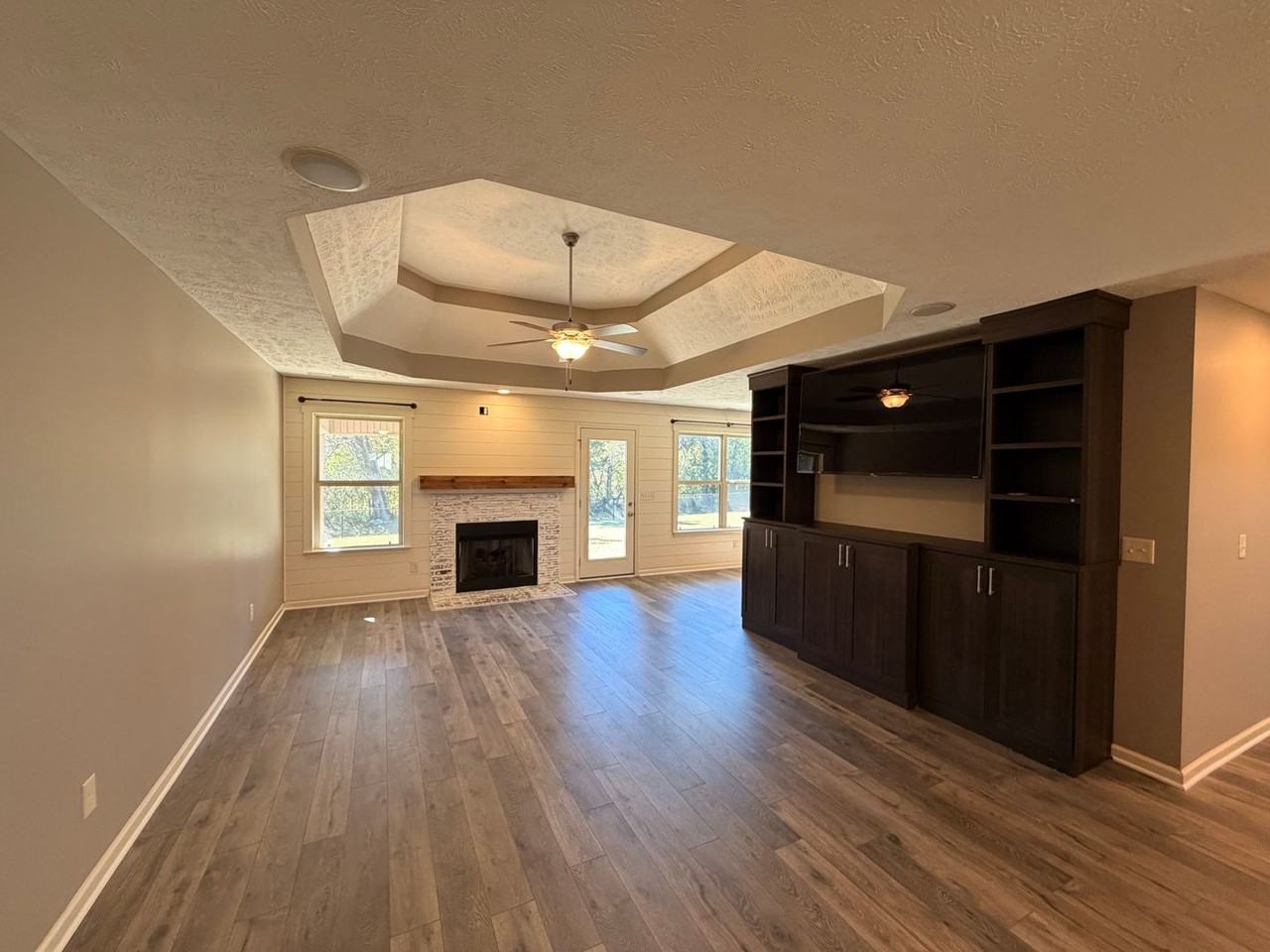 1333 Round Rock Dr - Photo 2 of 33