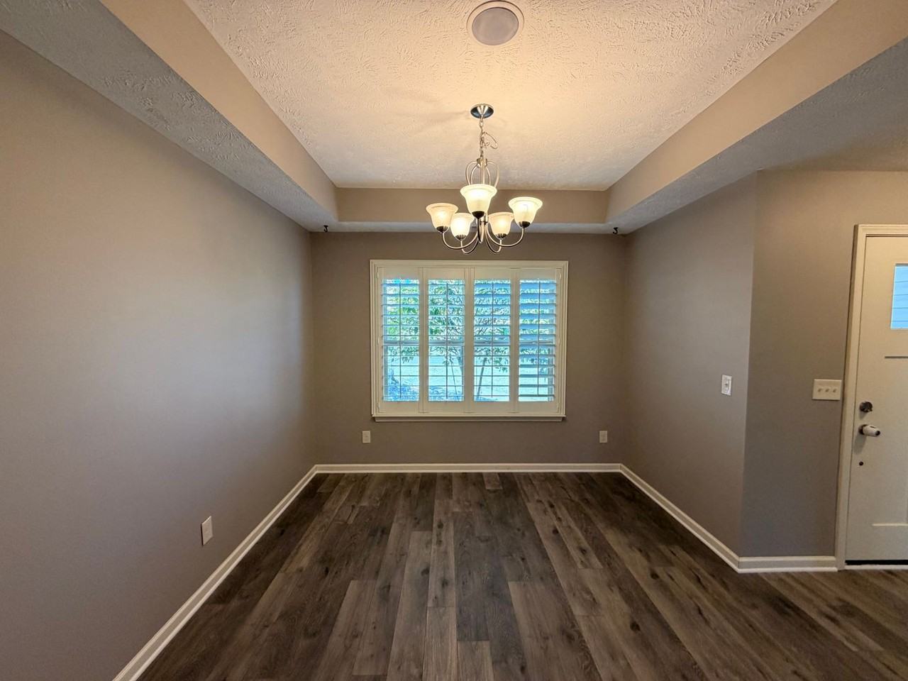 1333 Round Rock Dr - Photo 4 of 33