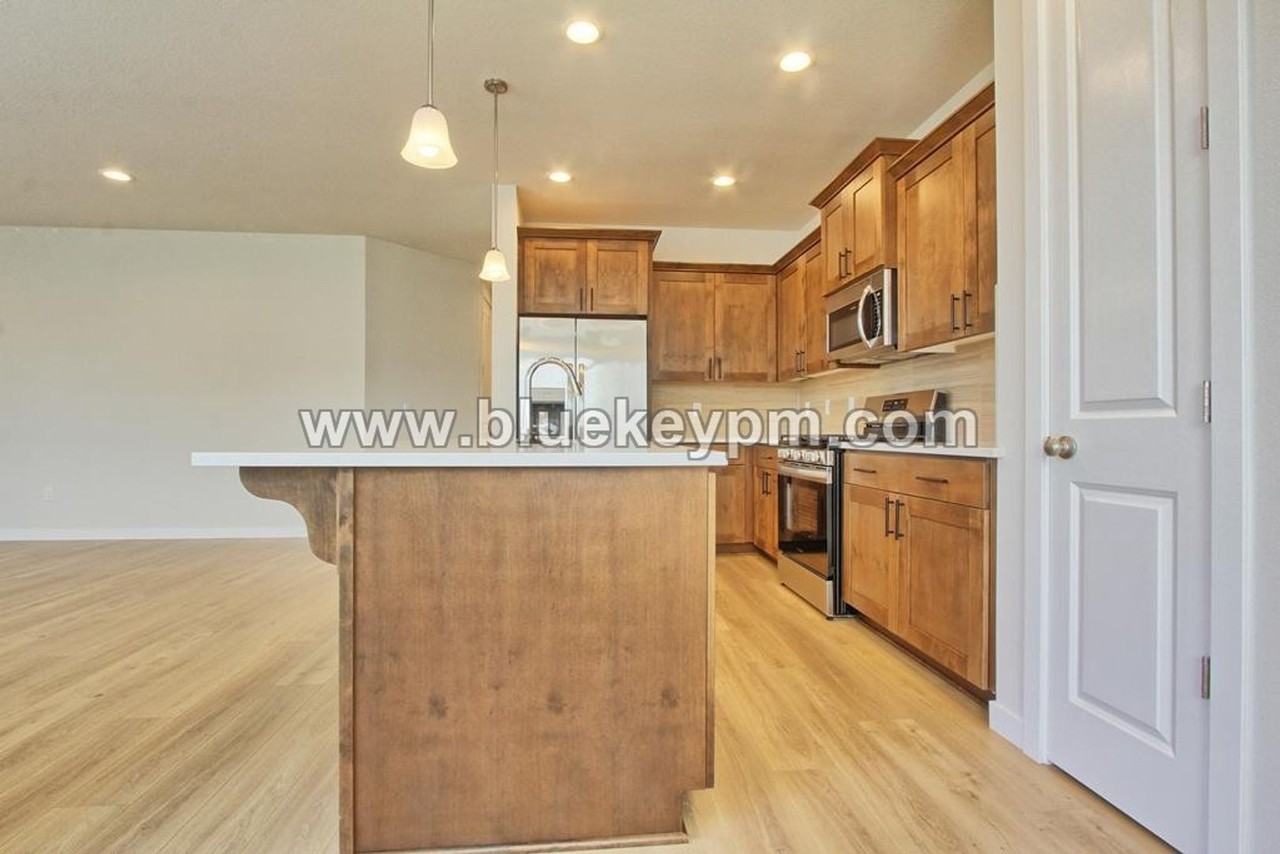 213 S 88th Dr - Photo 7 of 16