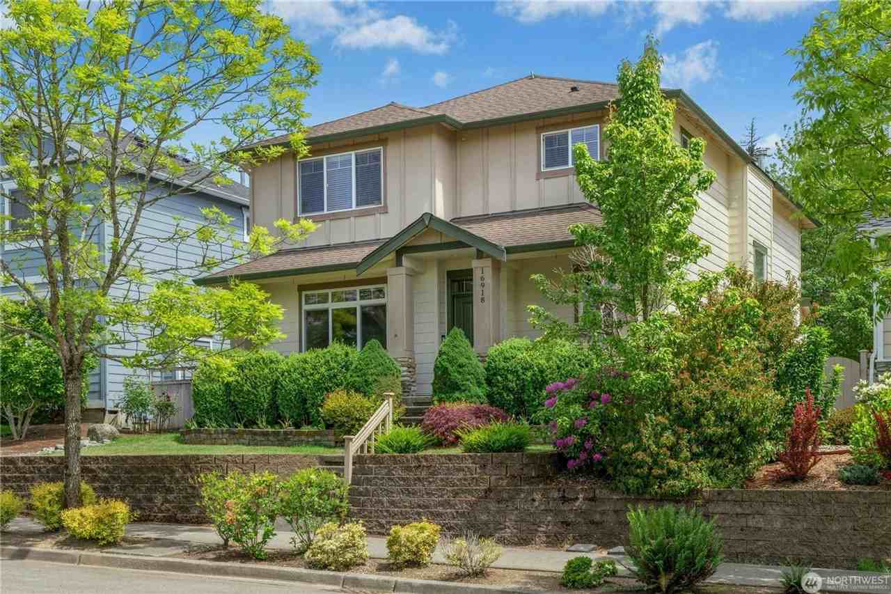 16918 Woodside Dr Se - Photo 2 of 35