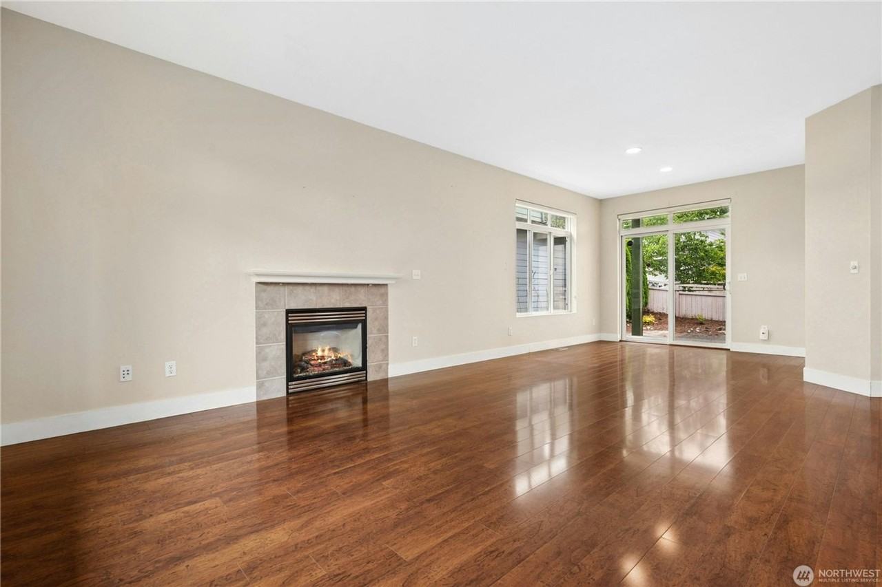 16918 Woodside Dr Se - Photo 4 of 35