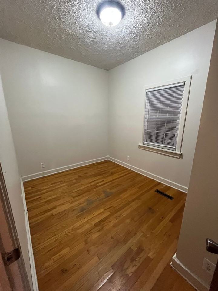 2511 Yonge St - Photo 6 of 19