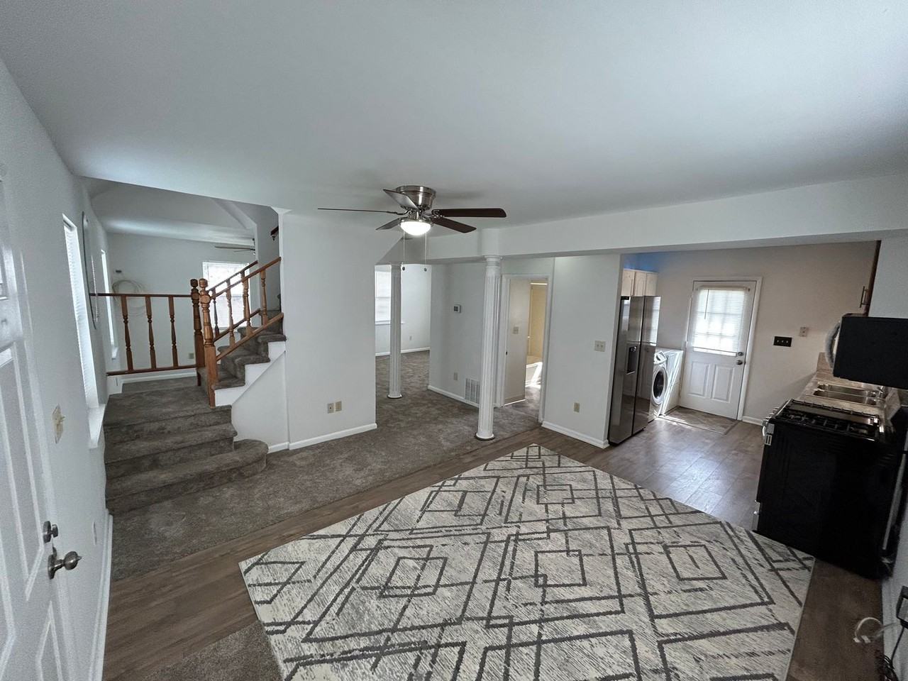 1807 Belle Ave - Photo 2 of 13