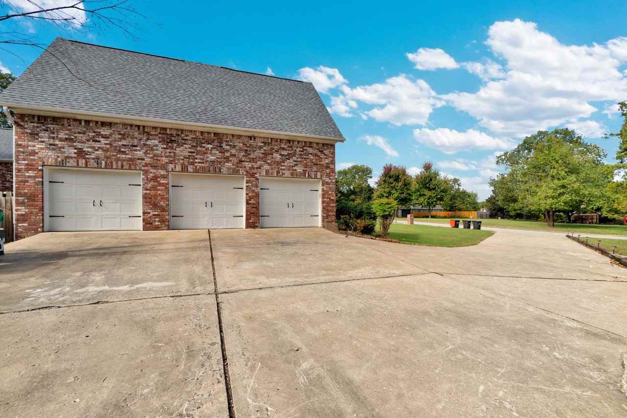 4032 Tahoe Circle Dr - Photo 5 of 43