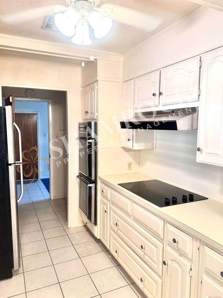 2223 Carolinda Dr - Photo 5 of 12