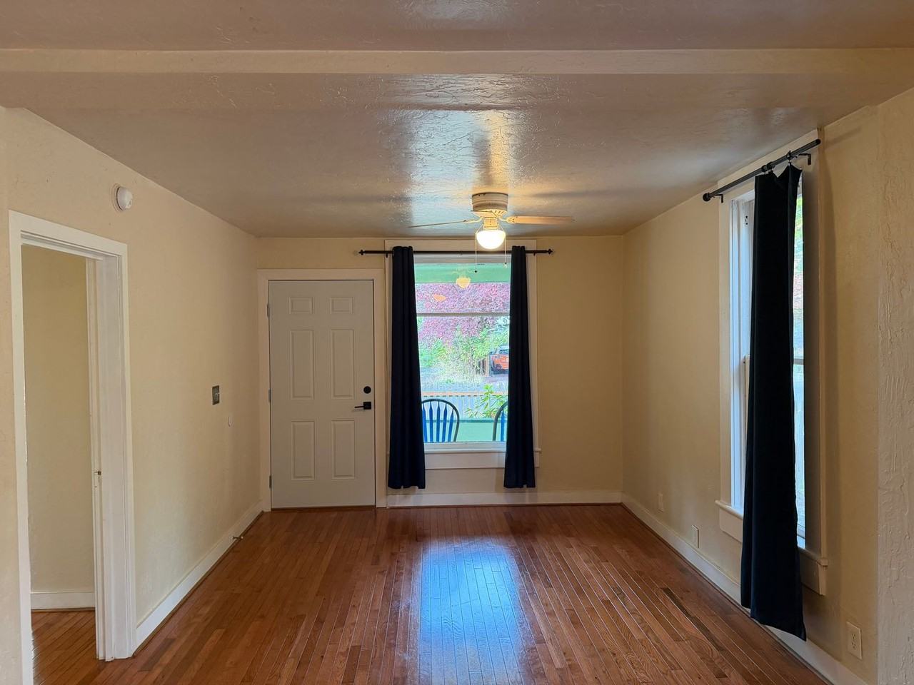 1136 W 8th Ave - Photo 4 of 35