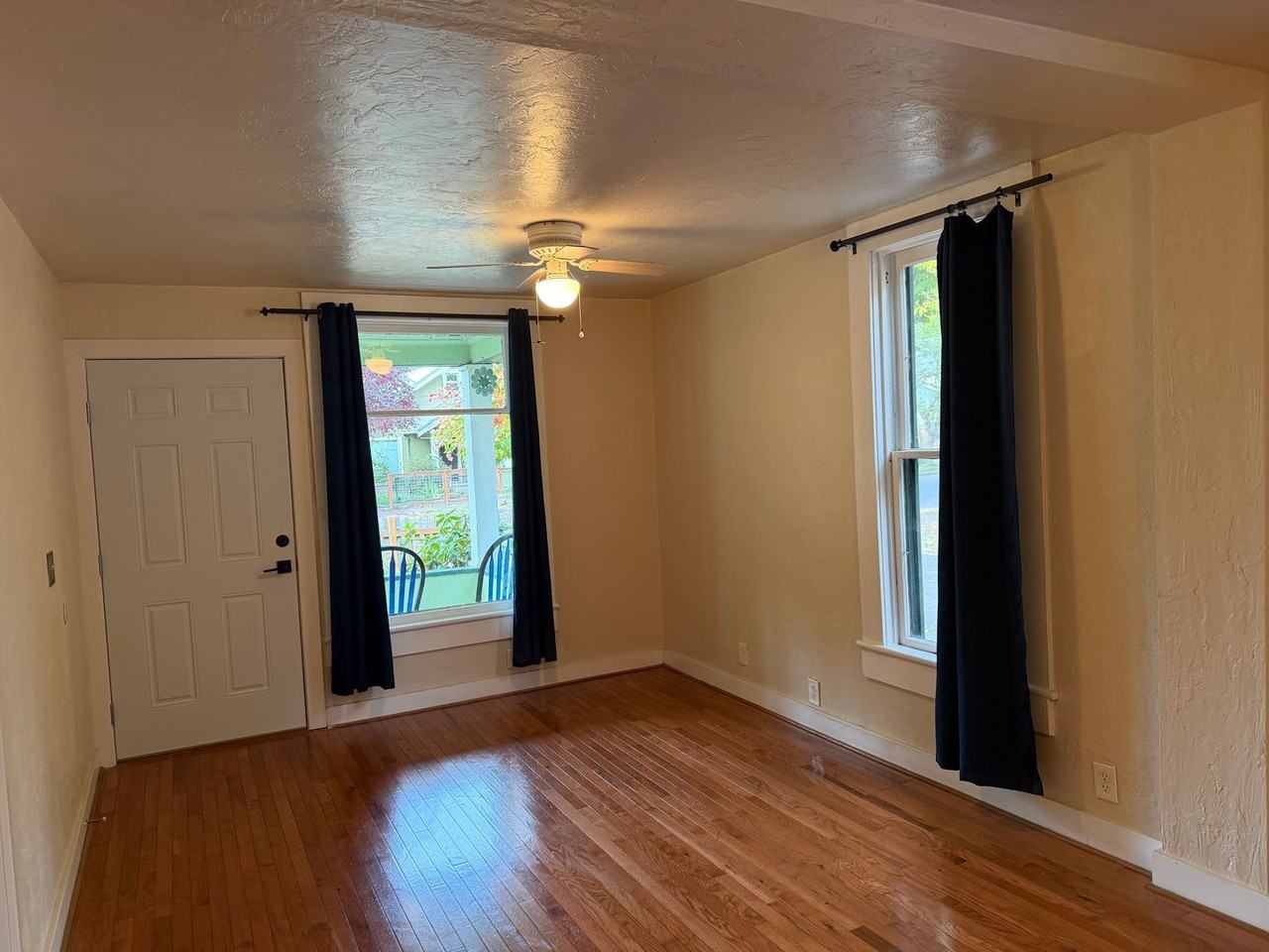 1136 W 8th Ave - Photo 6 of 35