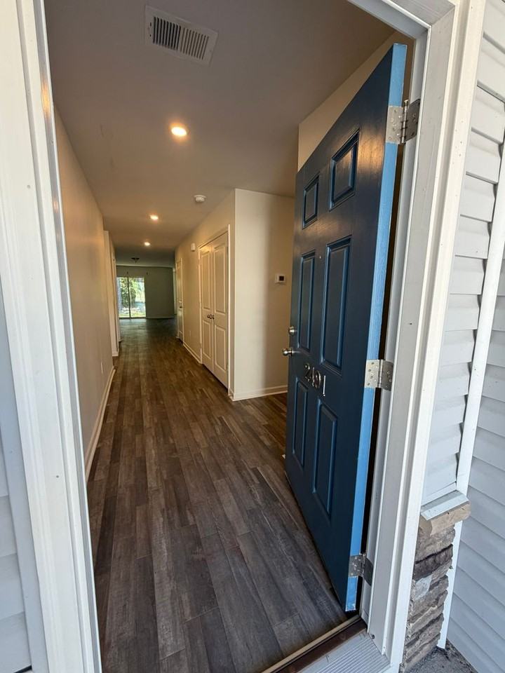 2491 Provence Dr Se - Photo 2 of 33