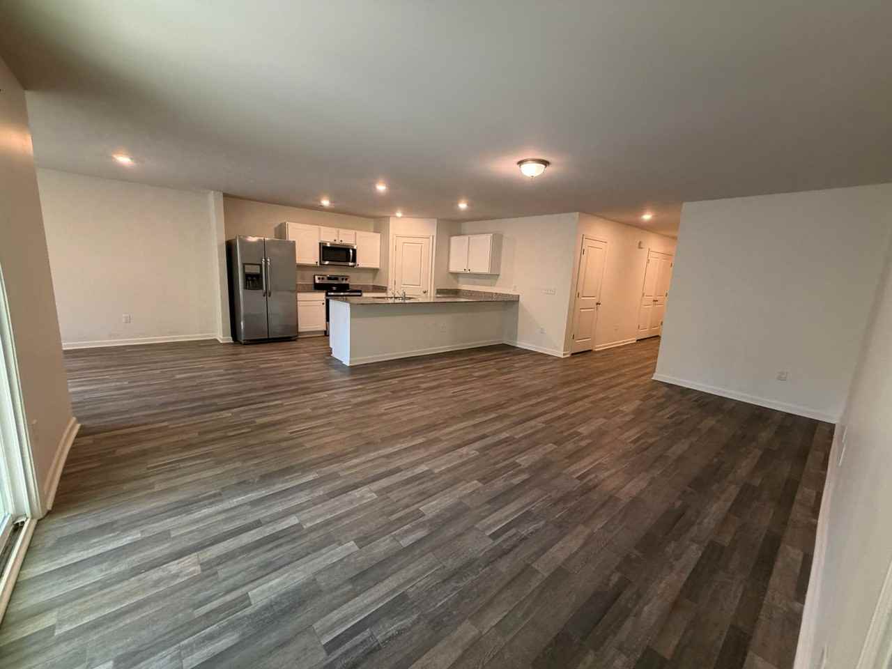 2491 Provence Dr Se - Photo 4 of 33