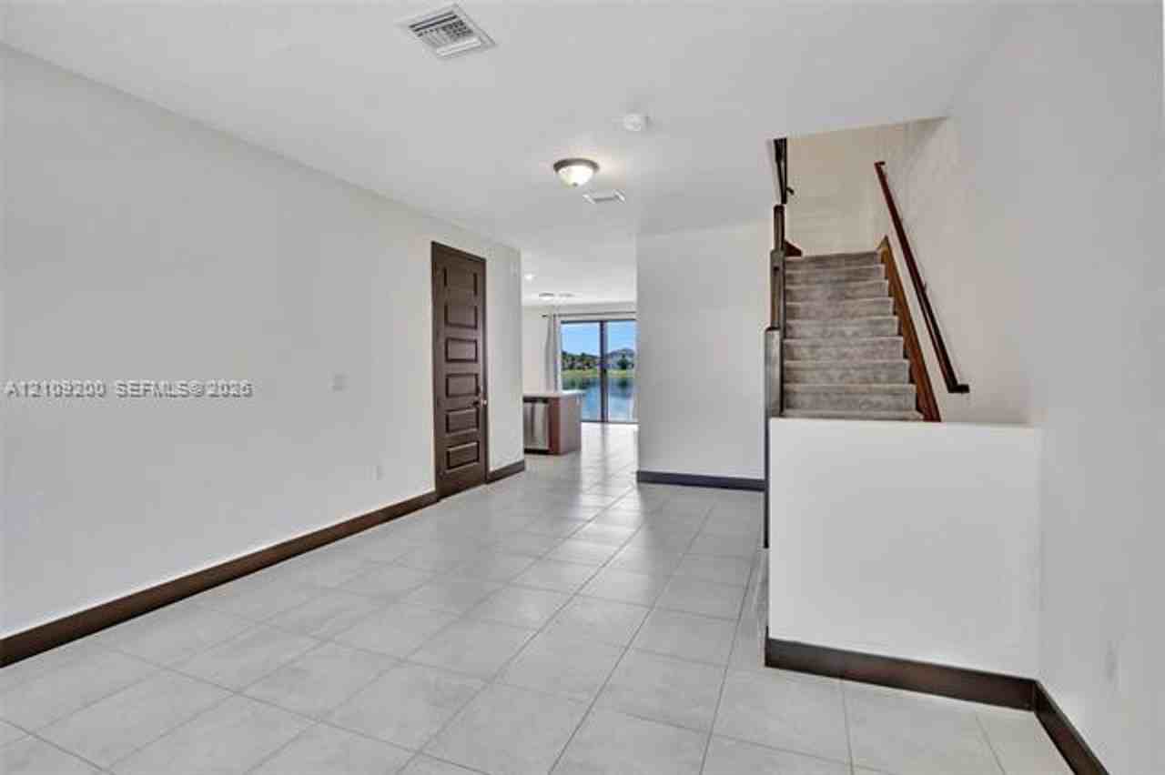 16011 16011 NW 91st Ct th 16011 - Photo 4 of 36