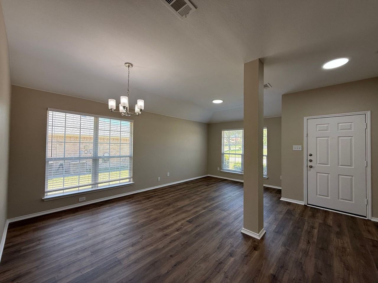 2110 Gleaner Dr - Photo 2 of 30