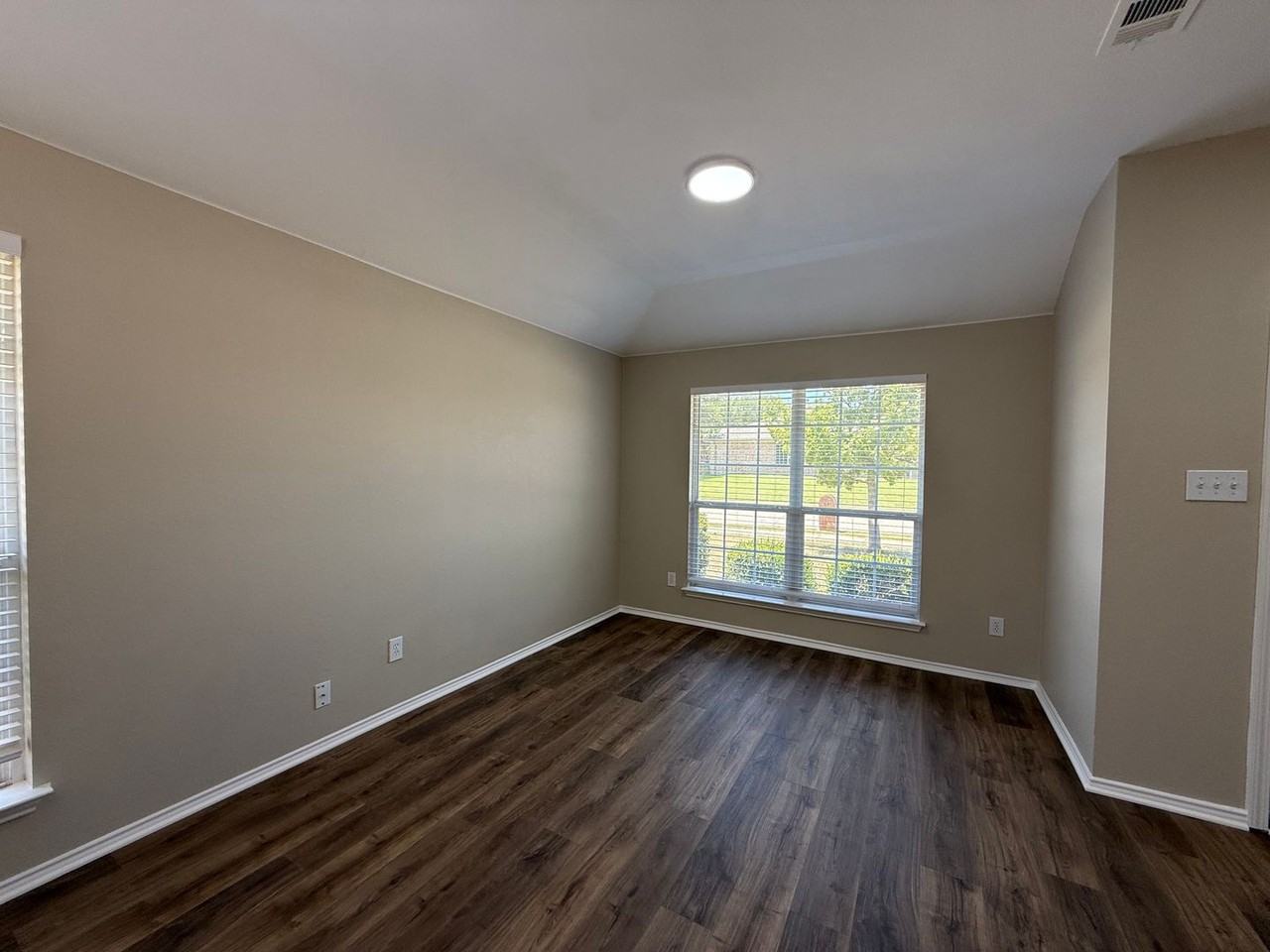 2110 Gleaner Dr - Photo 3 of 30