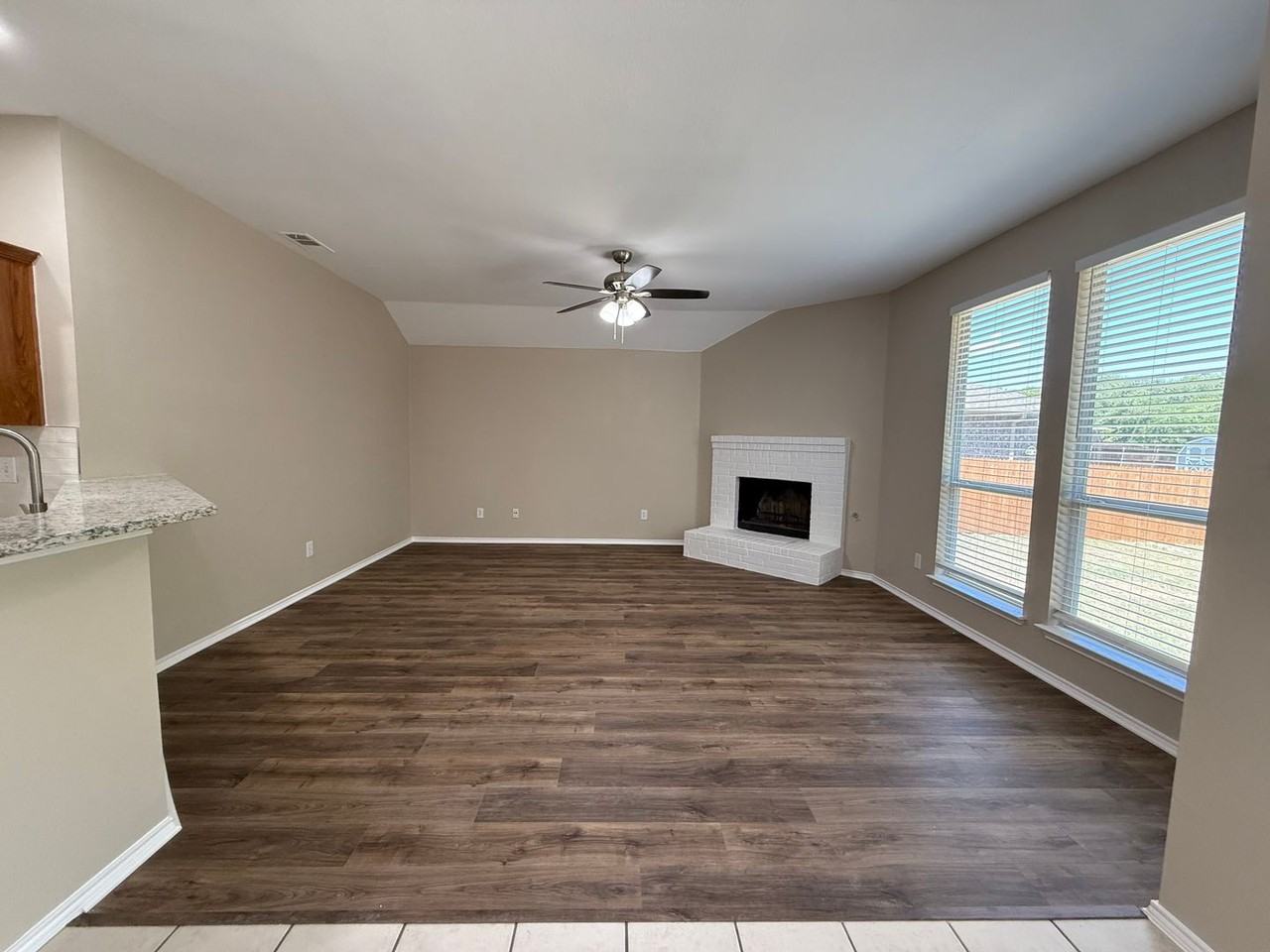 2110 Gleaner Dr - Photo 5 of 30