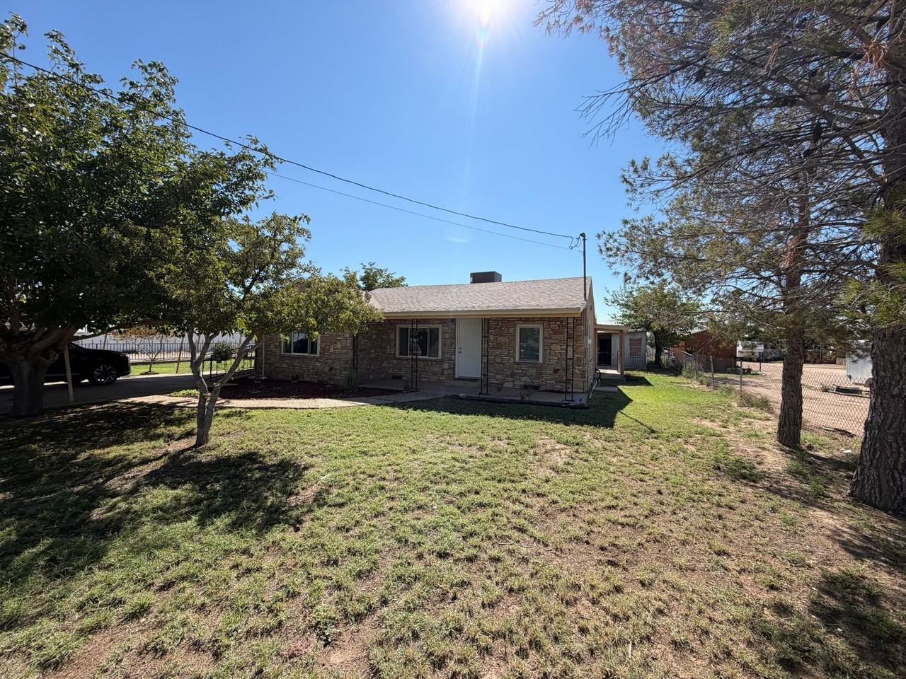 4305 E Derrick Rd - Photo 2 of 28