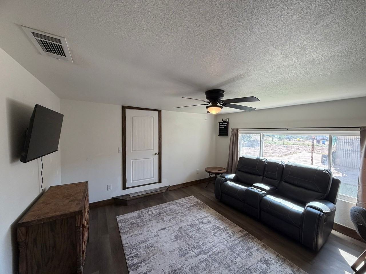 4305 E Derrick Rd - Photo 6 of 28