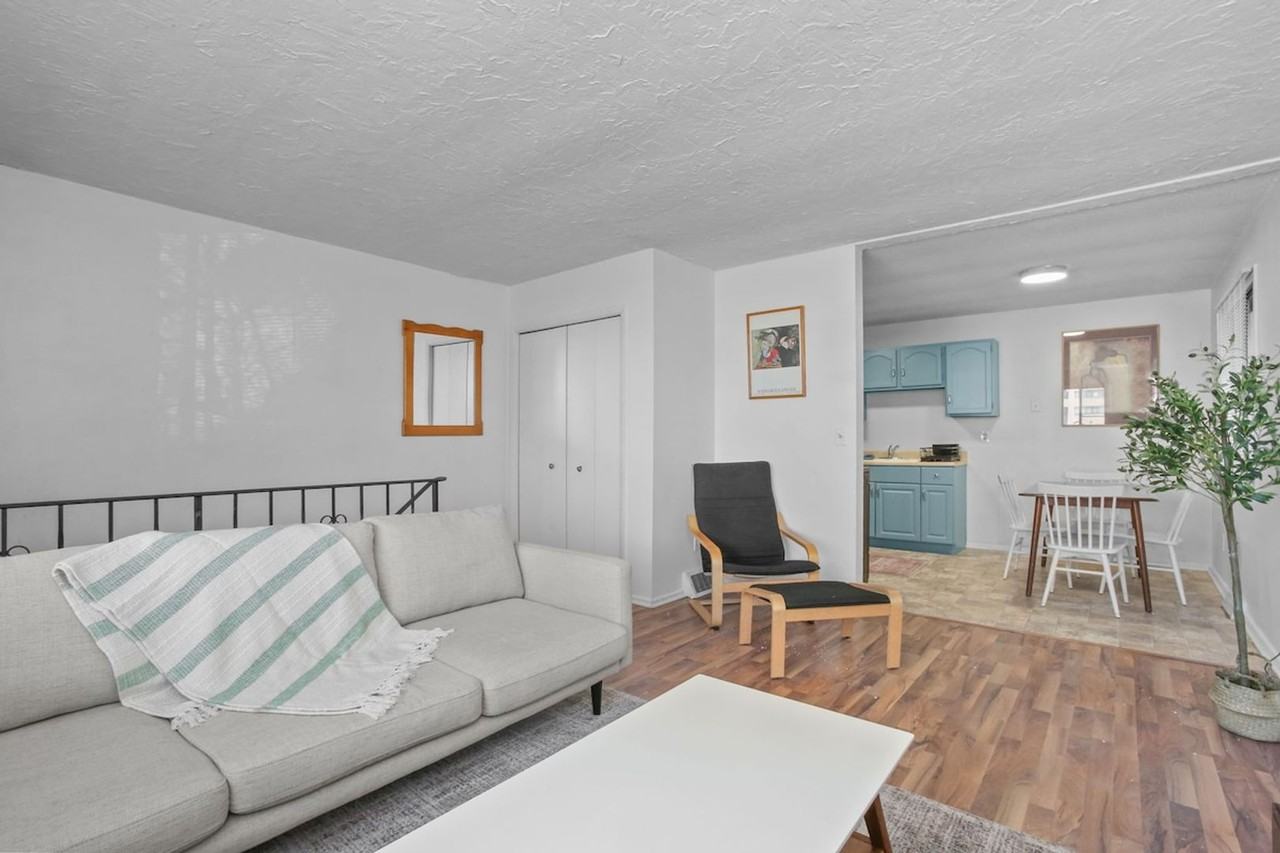 1813 Polk St Ne - Photo 3 of 15