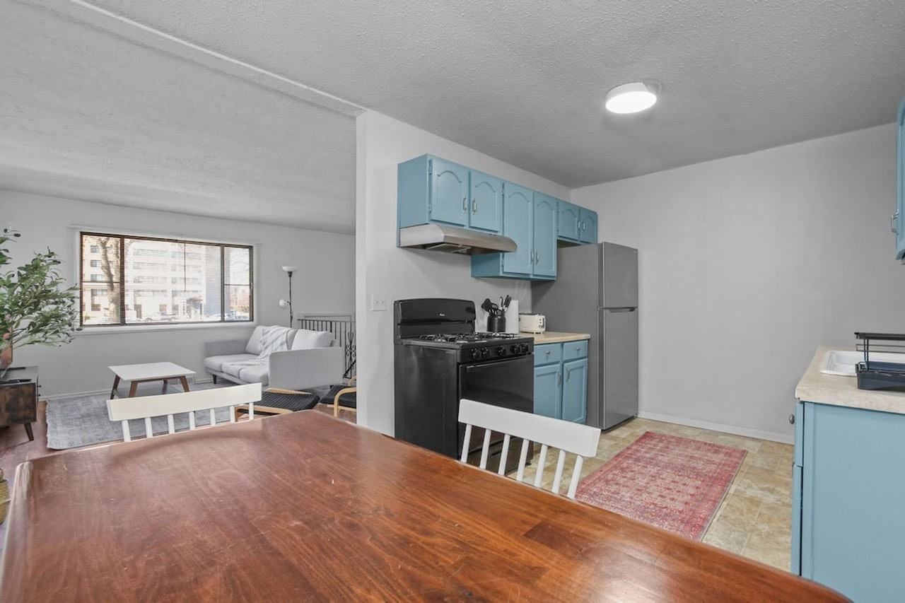 1813 Polk St Ne - Photo 4 of 15