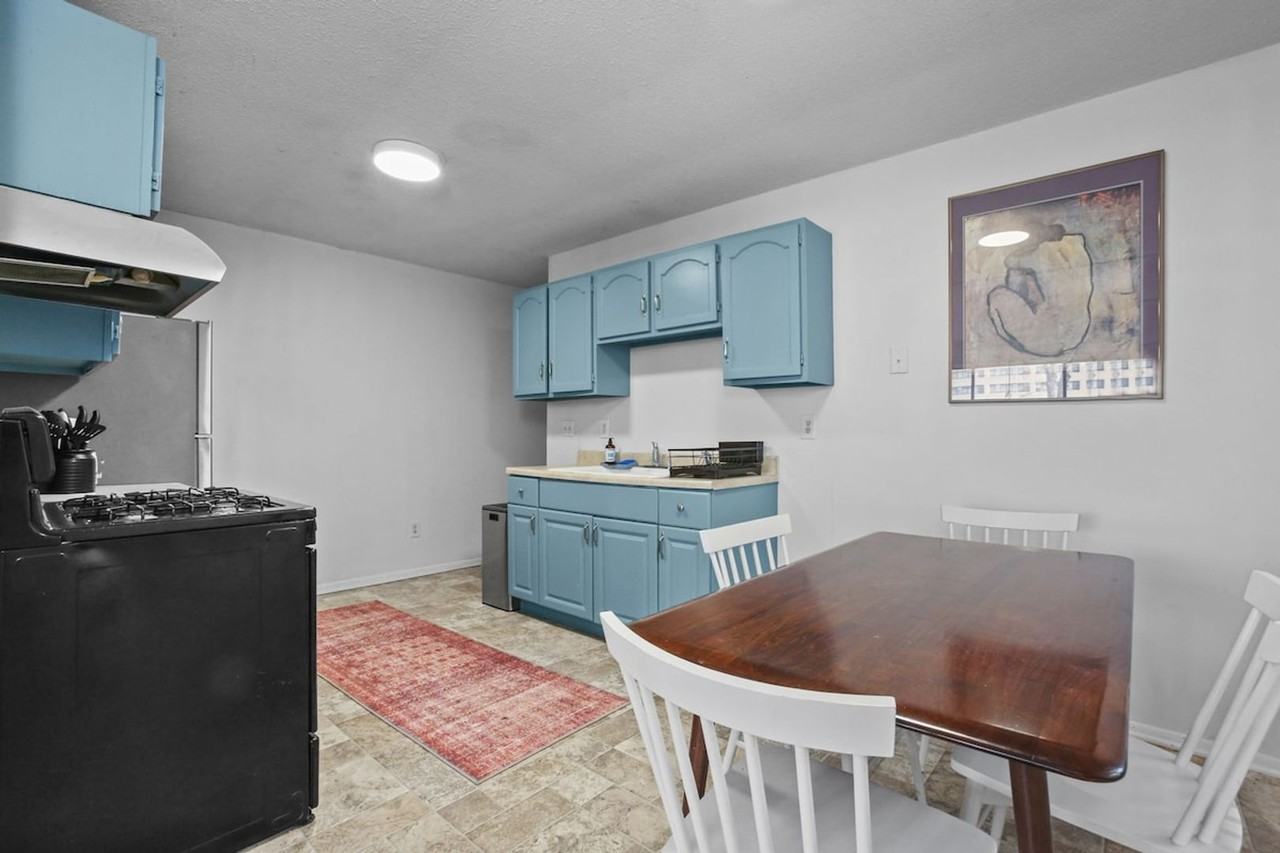 1813 Polk St Ne - Photo 6 of 15