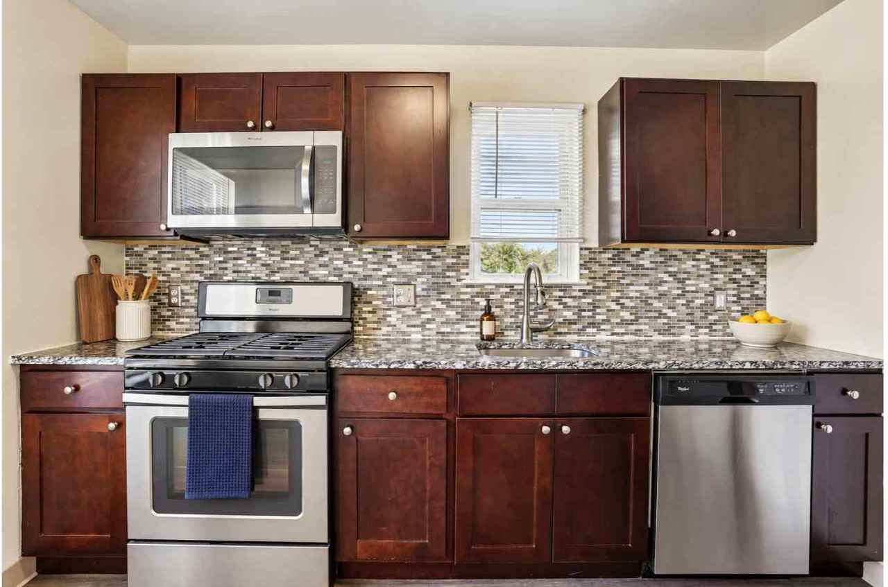 Fox Run Apartments and Townhomes - Photo 4 of 48